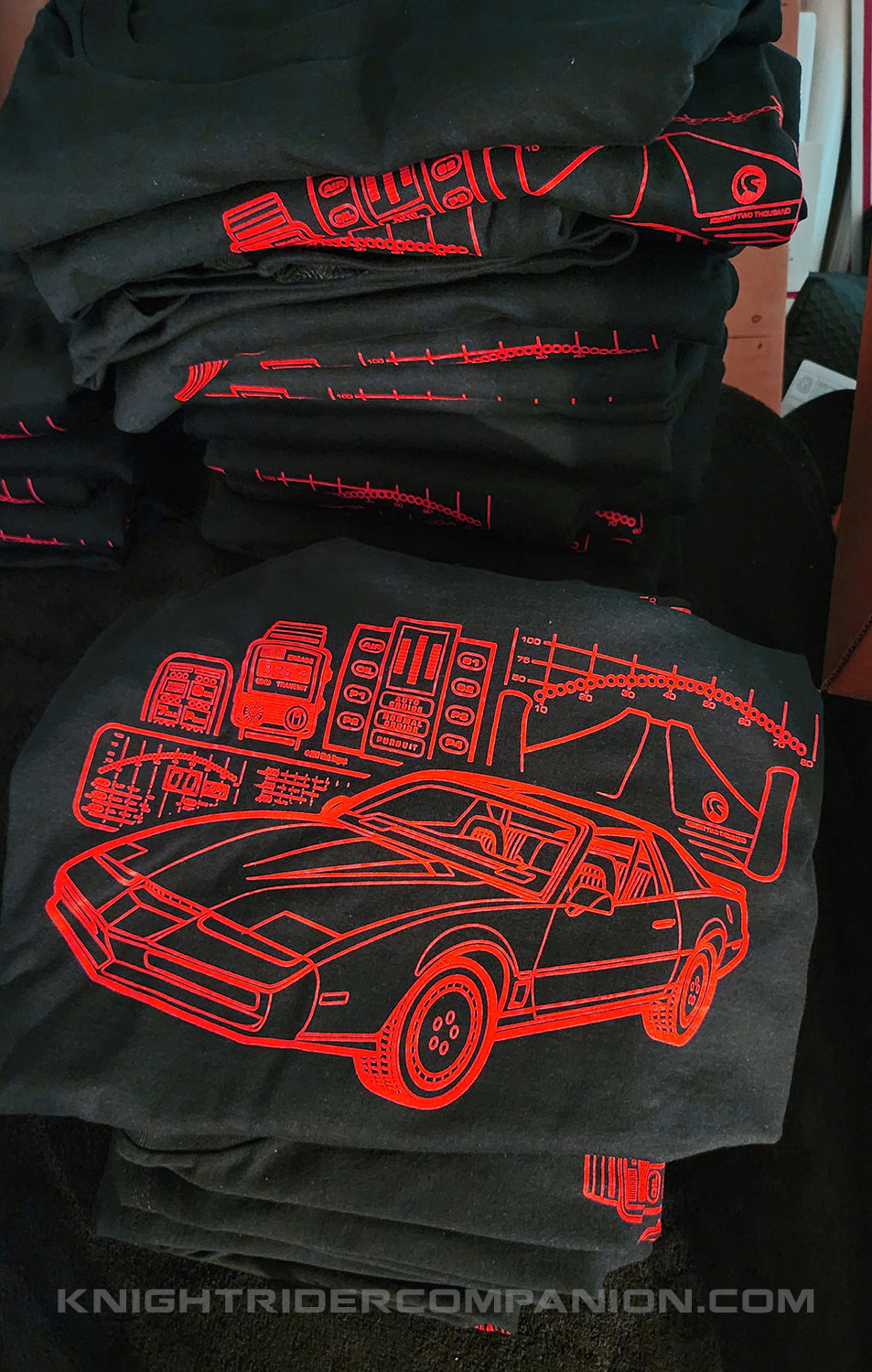 nrn-design™-shadowy-companion-t-shirt-scanner-red-edition